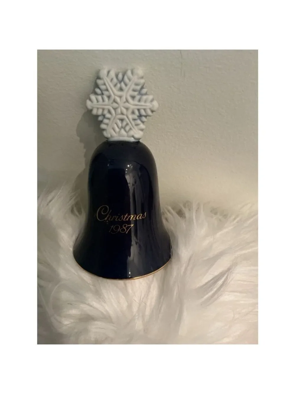 Avon 1987 Christmas Bell — Snowflake Handle, Cobalt Blue Porcelain Collectible